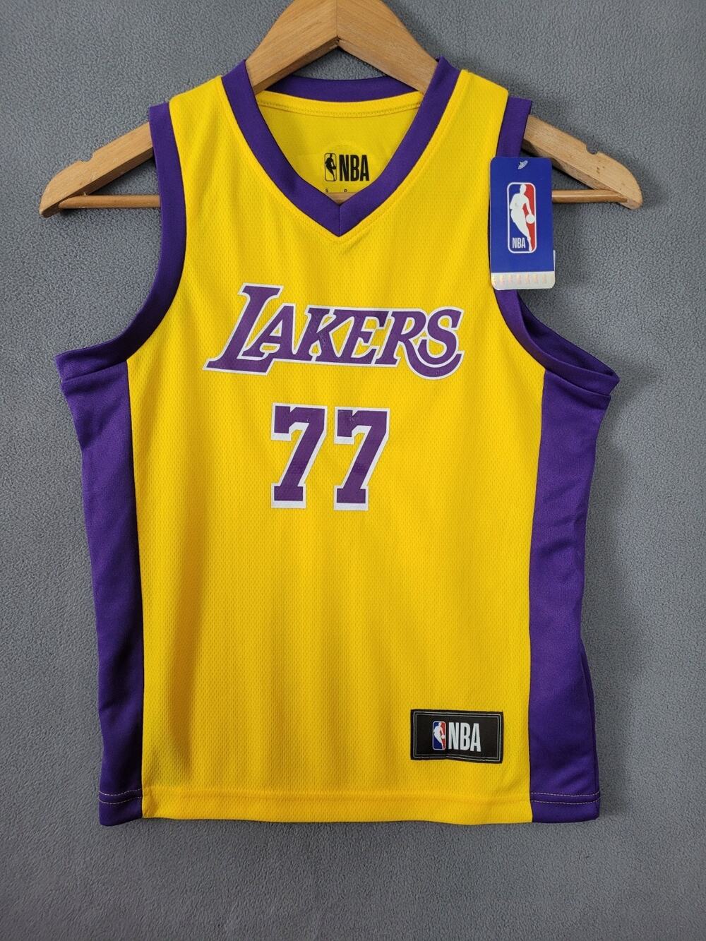 Luka Dončić #77 Los Angeles Lakers NBA Jersey YOUTH SMALL Gold Purple Licensed